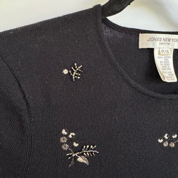 Jones New York Vintage Womens Pure Merino Wool Beaded Sweater Size SP Petite - Picture 3 of 11